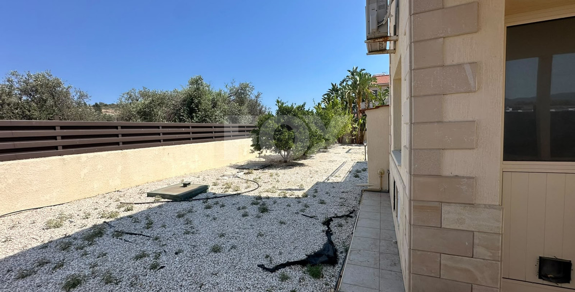 3-Bedroom Detached Villa with Swimming Pool on 780m² Plot – Monagrouli Outskirts
