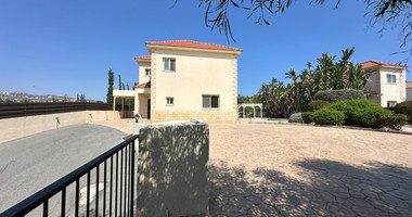 3-Bedroom Detached Villa with Swimming Pool on 780m² Plot – Monagrouli Outskirts