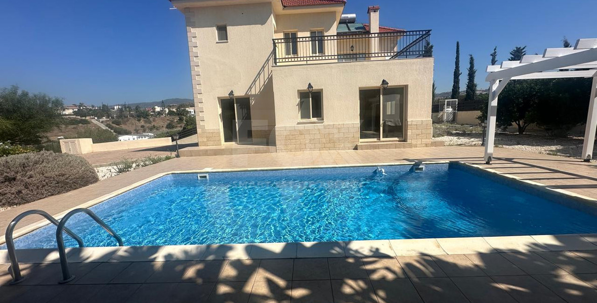 3-Bedroom Detached Villa with Swimming Pool on 780m² Plot – Monagrouli Outskirts