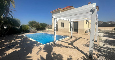 3-Bedroom Detached Villa with Swimming Pool on 780m² Plot – Monagrouli Outskirts