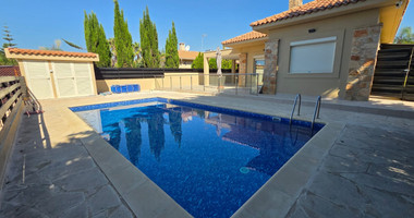 Three Bedroom Bungalow for Rent in Souni with Private Pool | Furnished or Unfurnished