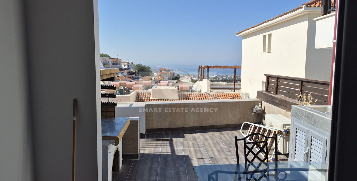 Beautiful Two Bedroom Maisonette for Rent in Peyia with Stunning Sea Views