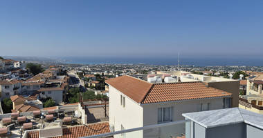 Beautiful Two Bedroom Maisonette for Rent in Peyia with Stunning Sea Views