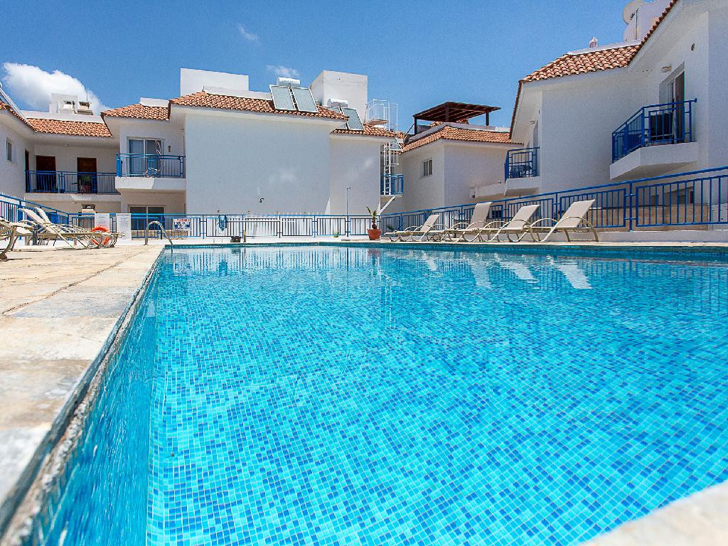 A two-bedroom house for sale in Argaka, Paphos, offering verandas, rooftop terrace, and excellent potential for permanent living, holidays, or rental investment.
