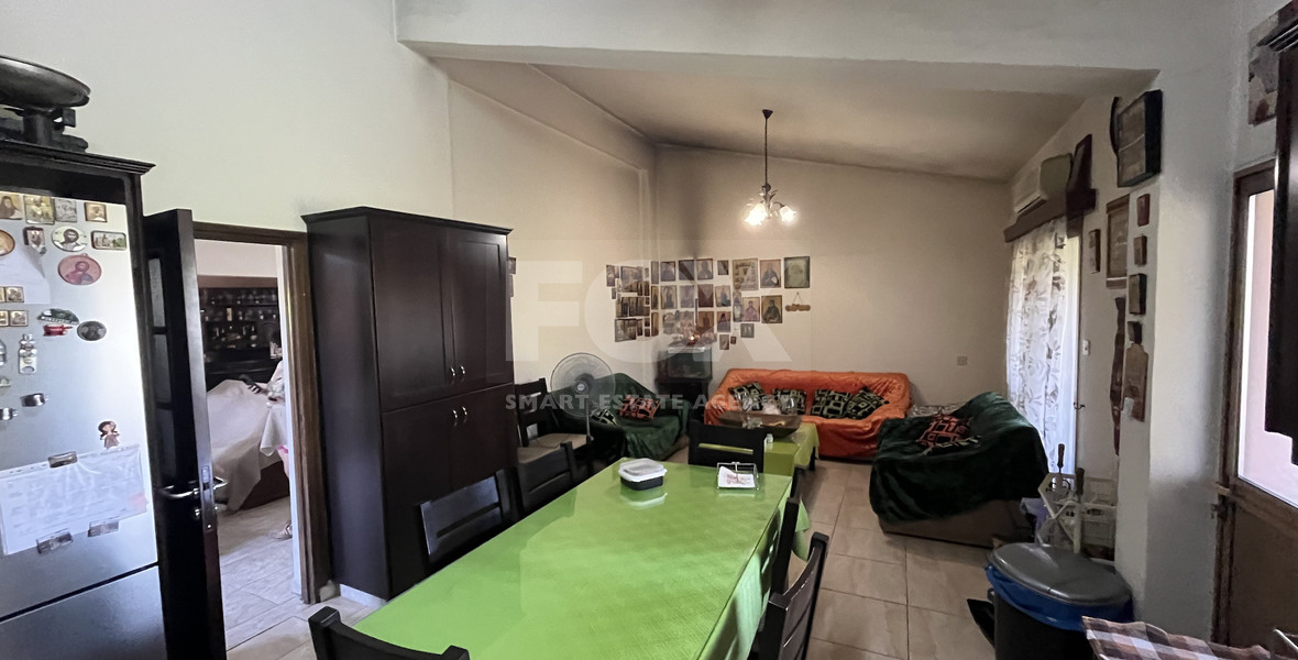 Beautiful Two-Level House in Alassa for Sale with 4+1 Bedrooms and Spacious Garden