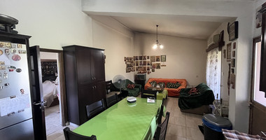 Beautiful Two-Level House in Alassa for Sale with 4+1 Bedrooms and Spacious Garden
