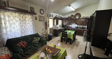 Beautiful Two-Level House in Alassa for Sale with 4+1 Bedrooms and Spacious Garden