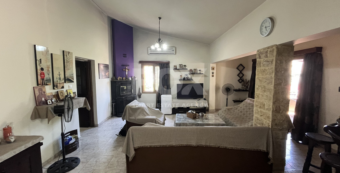 Beautiful Two-Level House in Alassa for Sale with 4+1 Bedrooms and Spacious Garden