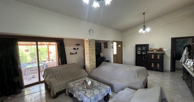 Beautiful Two-Level House in Alassa for Sale with 4+1 Bedrooms and Spacious Garden