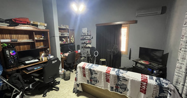 Beautiful Two-Level House in Alassa for Sale with 4+1 Bedrooms and Spacious Garden