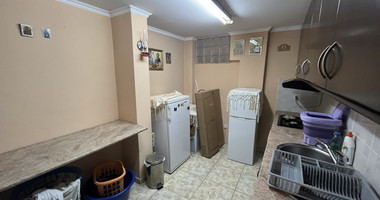 Beautiful Two-Level House in Alassa for Sale with 4+1 Bedrooms and Spacious Garden