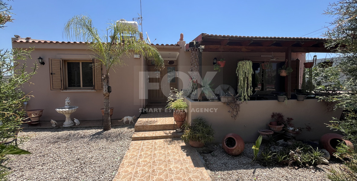 Beautiful Two-Level House in Alassa for Sale with 4+1 Bedrooms and Spacious Garden
