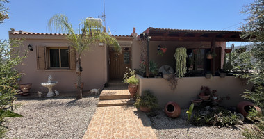 Beautiful Two-Level House in Alassa for Sale with 4+1 Bedrooms and Spacious Garden