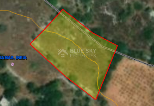 Large 1,673 m² Field for Sale in Ineia, Paphos
