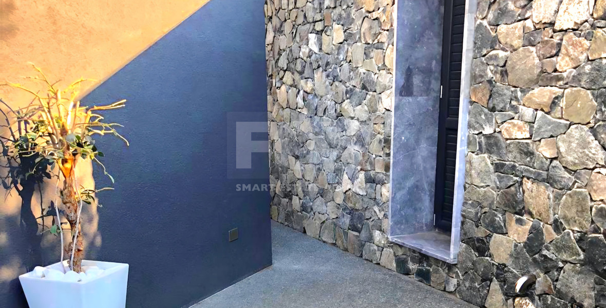 Prestigious 6-Bedroom Luxury Six Bedroom Villa for Rent in Kolossi, Limassol | Private Pool, Jacuzzi, Gym & Elegant Family Estate