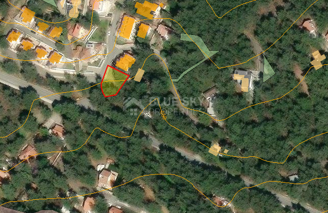 For Sale Building Plot 484 m2 in Forested Moniatis