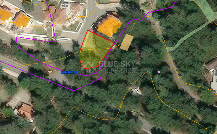 For Sale Building Plot 484 m2 in Forested Moniatis
