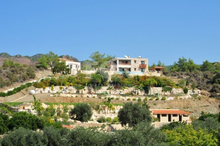 Stone four bedroom villa in Agia Marina , Polis Chrysochous , in Paphos for sale-Title deed available