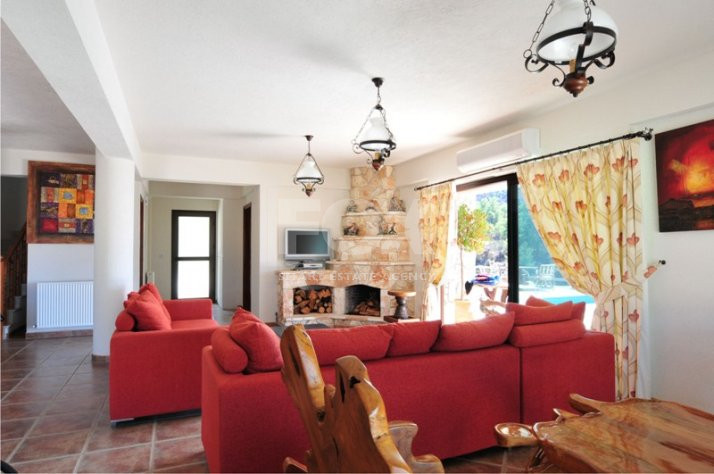 Stone four bedroom villa in Agia Marina , Polis Chrysochous , in Paphos for sale-Title deed available