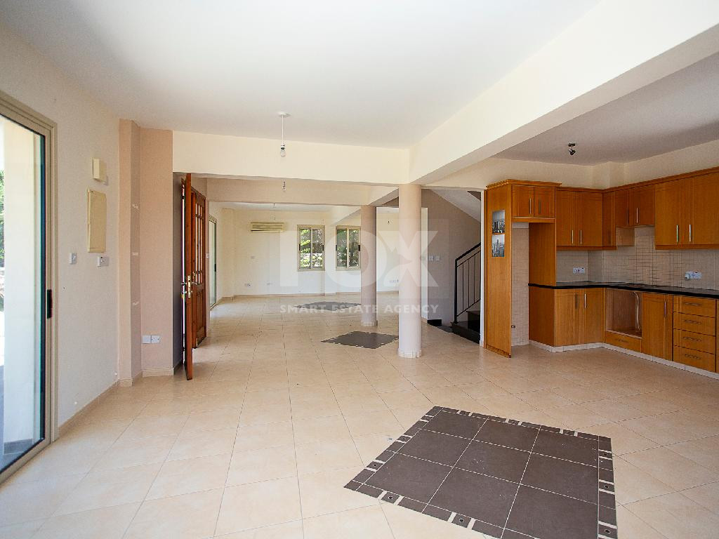 Four-Bedroom House with Swimming Pool in Argaka, Paphos for sale