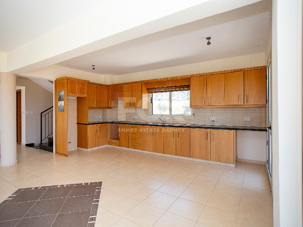 Four-Bedroom House with Swimming Pool in Argaka, Paphos for sale