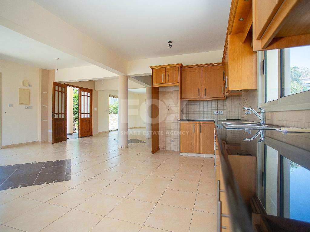 Four-Bedroom House with Swimming Pool in Argaka, Paphos for sale