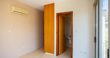 Four-Bedroom House with Swimming Pool in Argaka, Paphos for sale