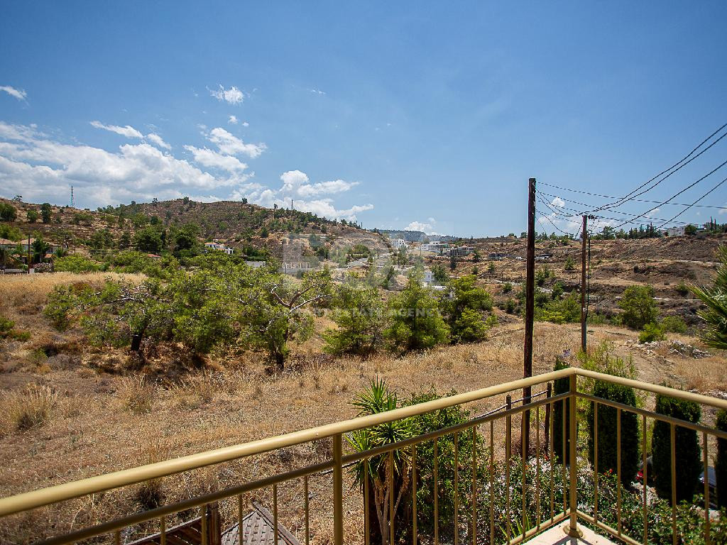Four-Bedroom House with Swimming Pool in Argaka, Paphos for sale