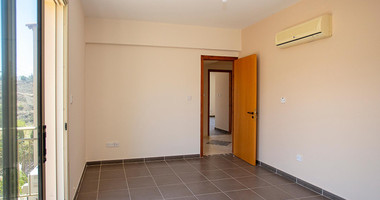 Four-Bedroom House with Swimming Pool in Argaka, Paphos for sale