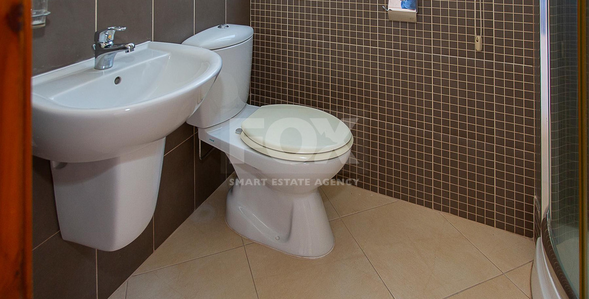 Four-Bedroom House with Swimming Pool in Argaka, Paphos for sale