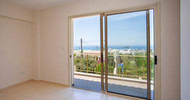Four-Bedroom House with Swimming Pool in Argaka, Paphos for sale