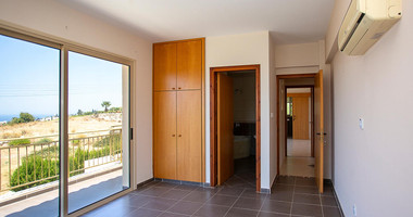 Four-Bedroom House with Swimming Pool in Argaka, Paphos for sale