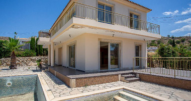 Four-Bedroom House with Swimming Pool in Argaka, Paphos for sale