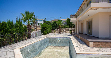 Four-Bedroom House with Swimming Pool in Argaka, Paphos for sale