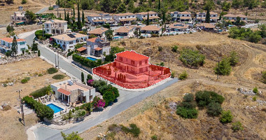 Four-Bedroom House with Swimming Pool in Argaka, Paphos for sale