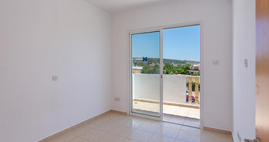 One-bedroom apartment for sale in Tala, Paphos , communal swimming pool, and Title Deed. Ideal for living or investment.