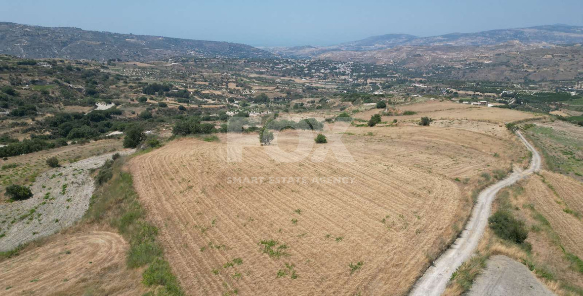 Spacious Field for Sale in Stroumbi, Paphos – Excellent Investment Opportunity
