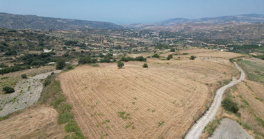 Spacious Field for Sale in Stroumbi, Paphos – Excellent Investment Opportunity