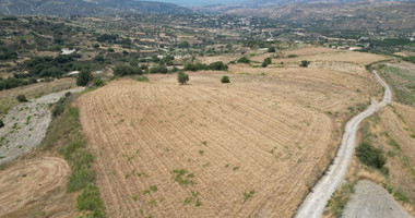 Spacious Field for Sale in Stroumbi, Paphos – Excellent Investment Opportunity