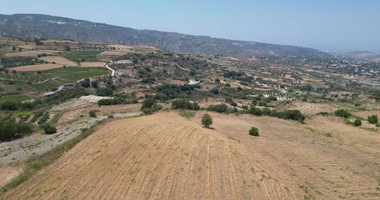 Spacious Field for Sale in Stroumbi, Paphos – Excellent Investment Opportunity