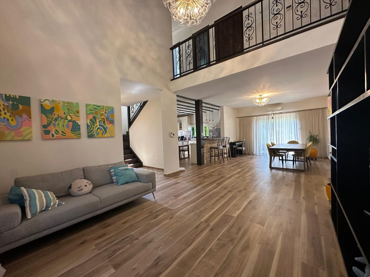 6-Schlafzimmer-Villa 220 m² in Souni Zanatzia, Zypern