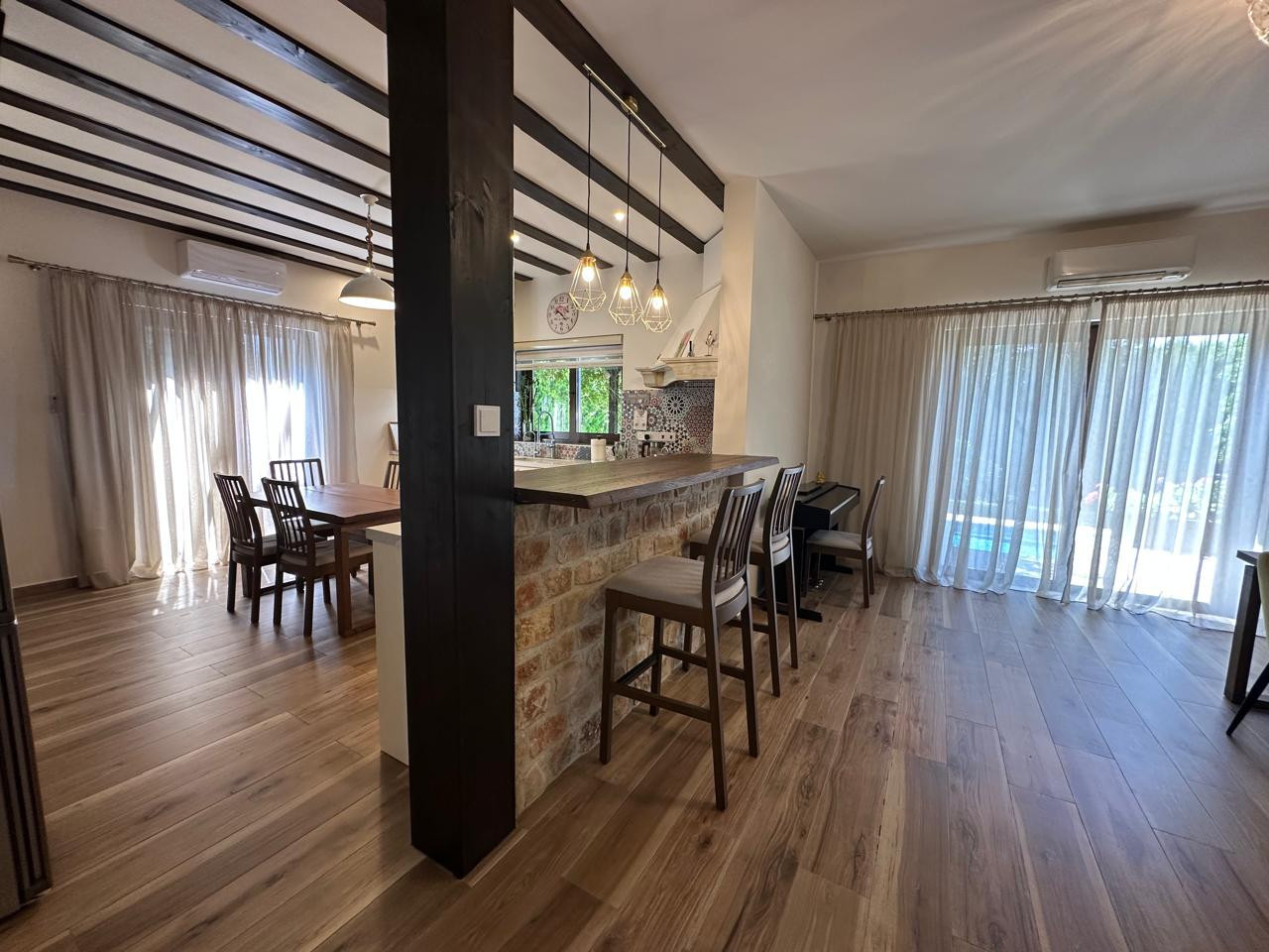 6-Schlafzimmer-Villa 220 m² in Souni Zanatzia, Zypern