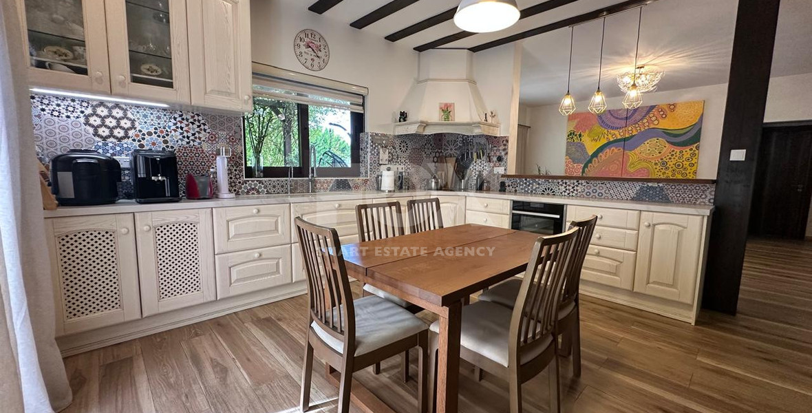 Contemporary Six-Bedroom Luxury Villa with Private Pool & Smart Home Technology,  Souni