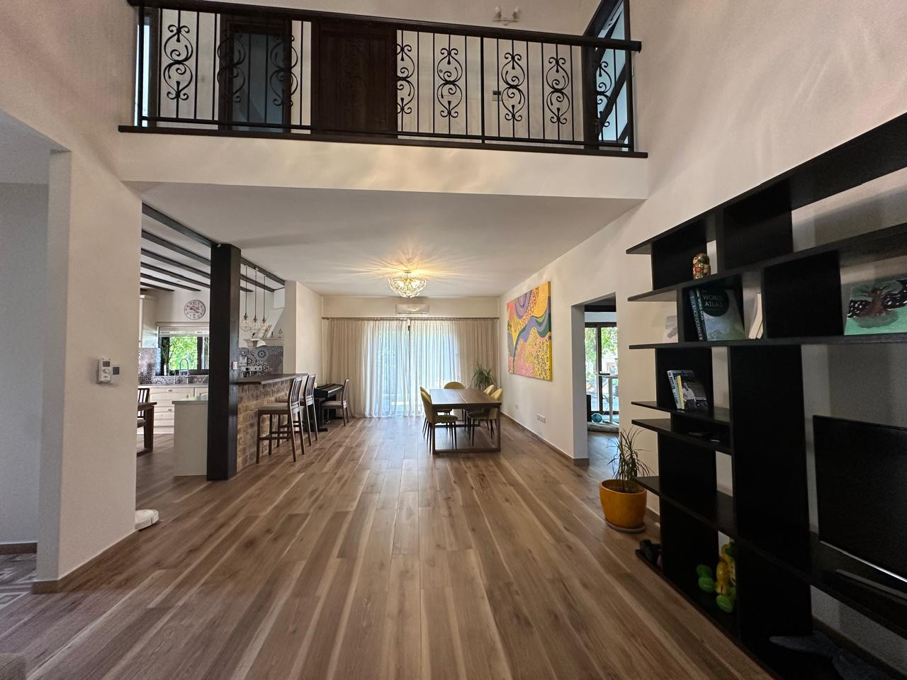 6-Schlafzimmer-Villa 220 m² in Souni Zanatzia, Zypern