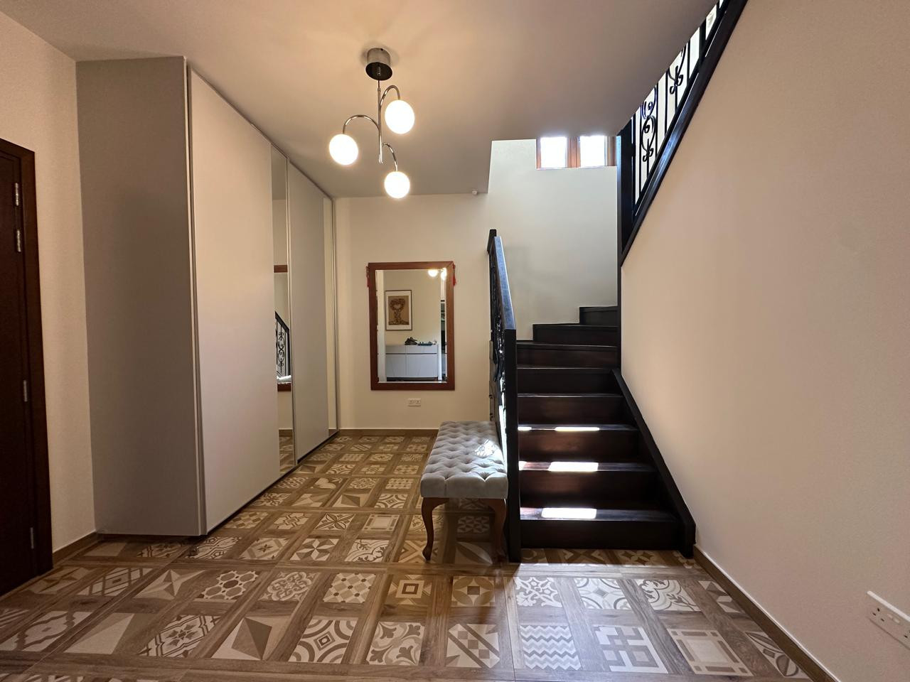 6-Schlafzimmer-Villa 220 m² in Souni Zanatzia, Zypern