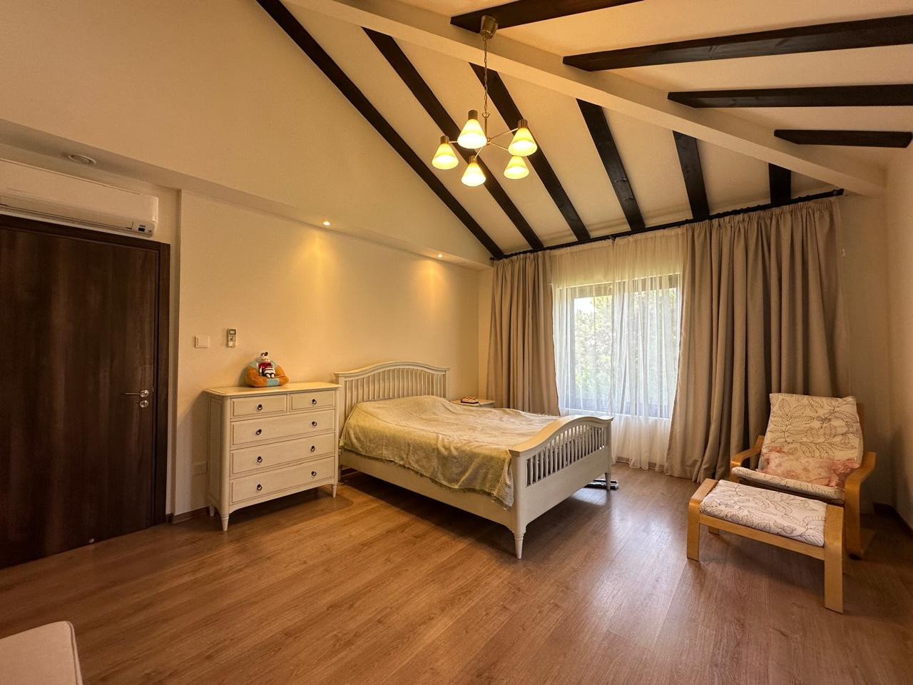 6-Schlafzimmer-Villa 220 m² in Souni Zanatzia, Zypern