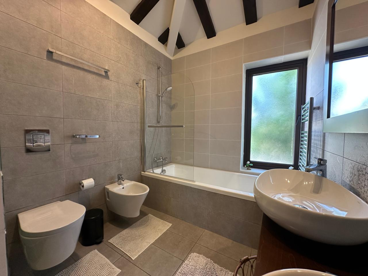 6-Schlafzimmer-Villa 220 m² in Souni Zanatzia, Zypern