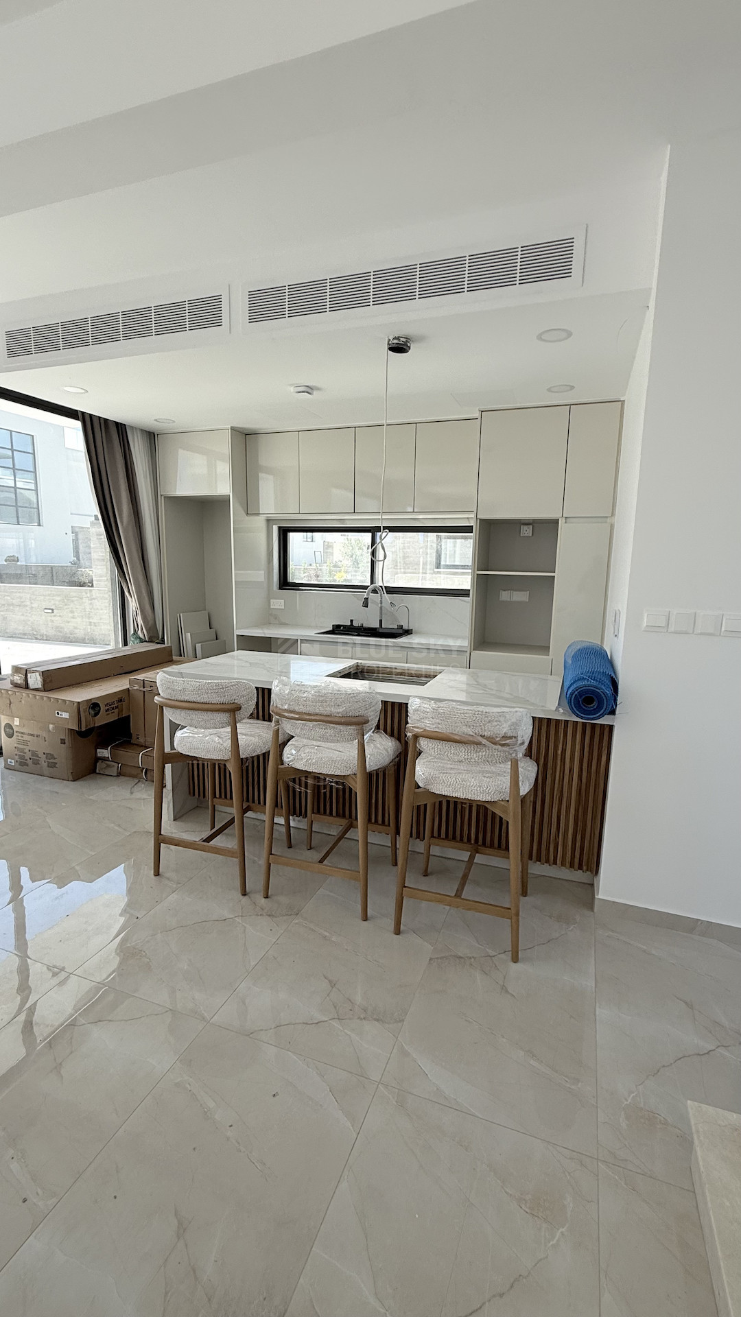For rent Luxury Exclusive Gated Coastal Villa in Geroskipou in Paphos