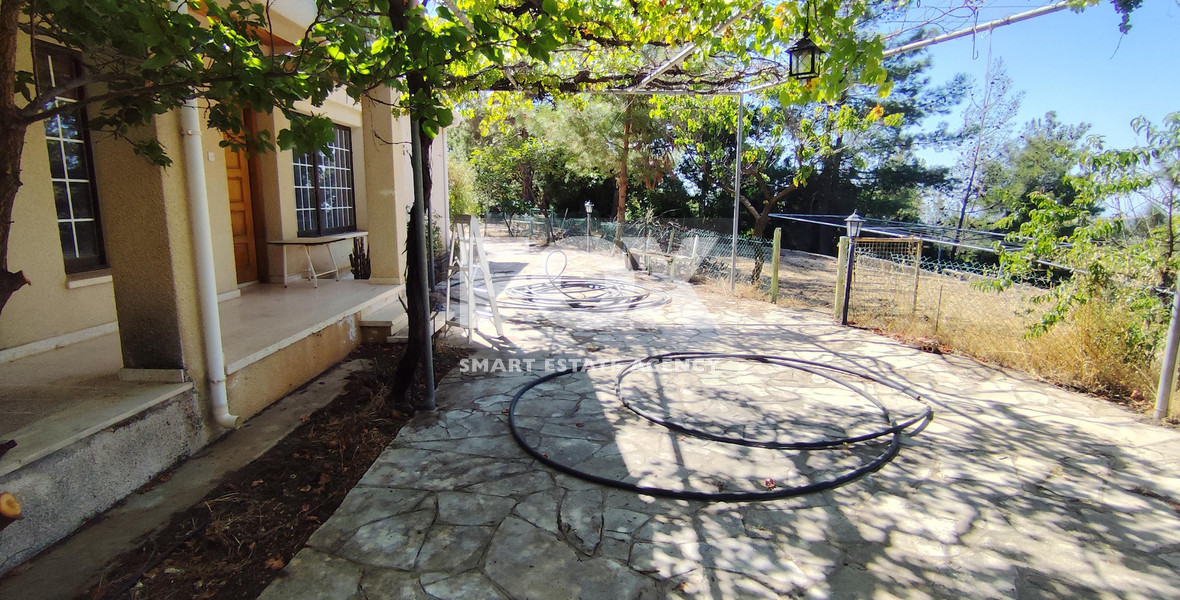 Spacious  three Bedroom House with Large Garden for Rent in Moniatis