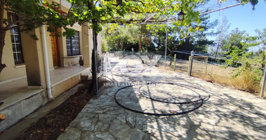 Spacious  three Bedroom House with Large Garden for Rent in Moniatis
